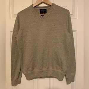 American Eagle v-neck sweater